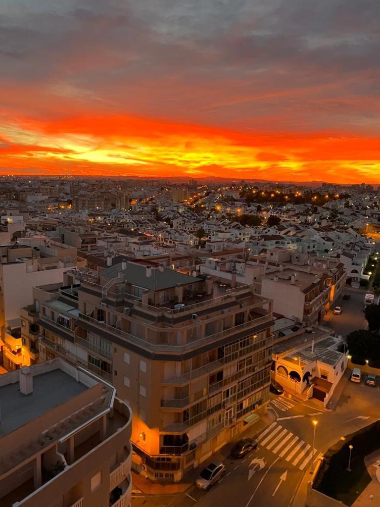 Tus Vacaciones Junto Al Mar Appartement Torrevieja Buitenkant foto